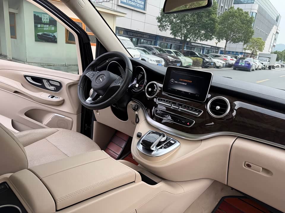 Mercedes-Benz V-class