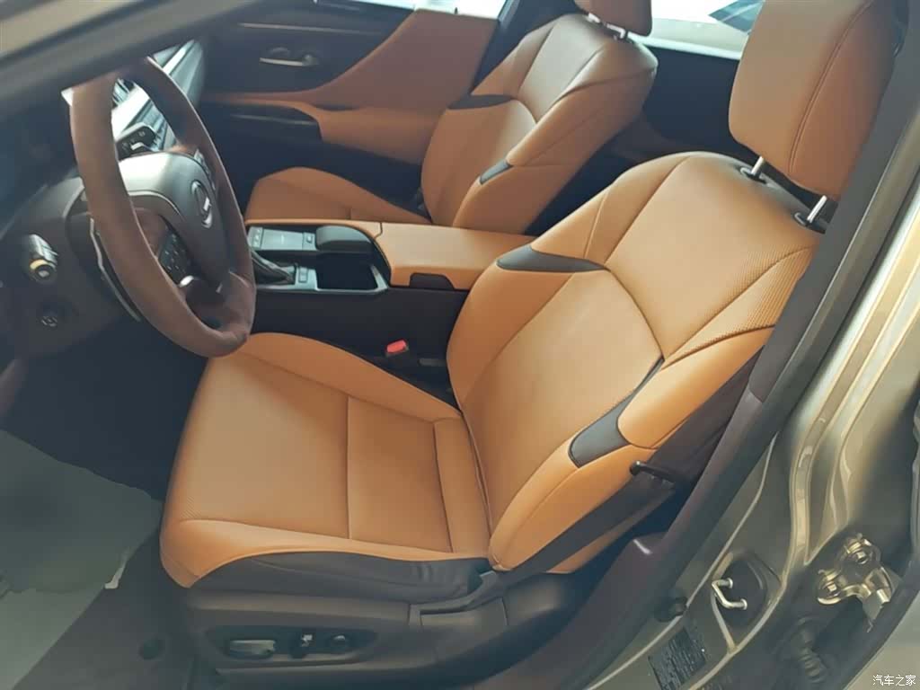 Lexus ES, 2020 15