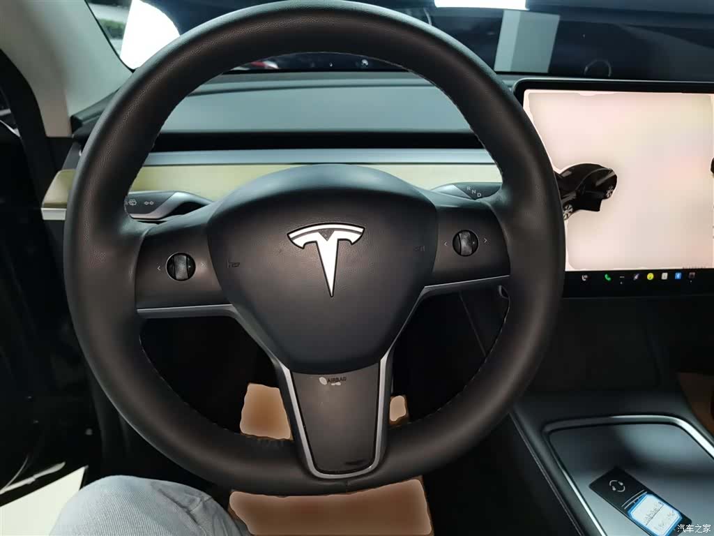 Tesla Model Y, 2023 7