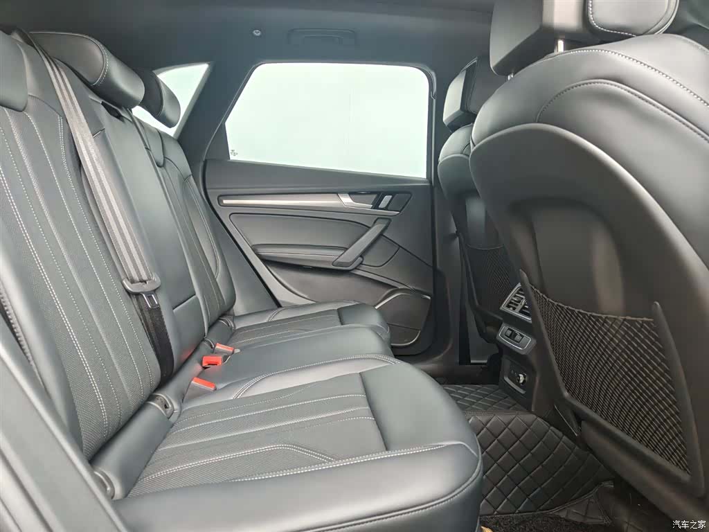 Audi Q5L, 2024 9