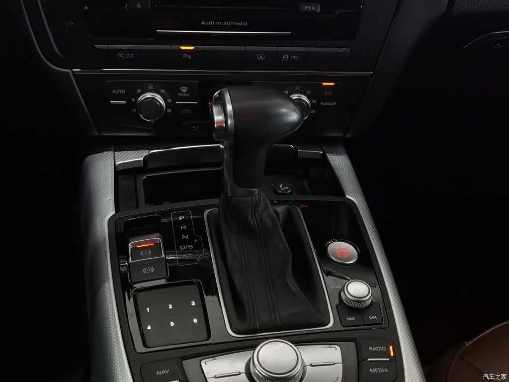 Audi A6L, 2015 13