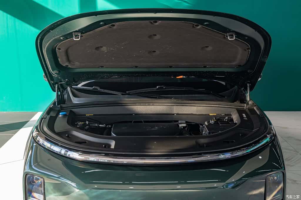 Li Auto L8, 2023 все фото