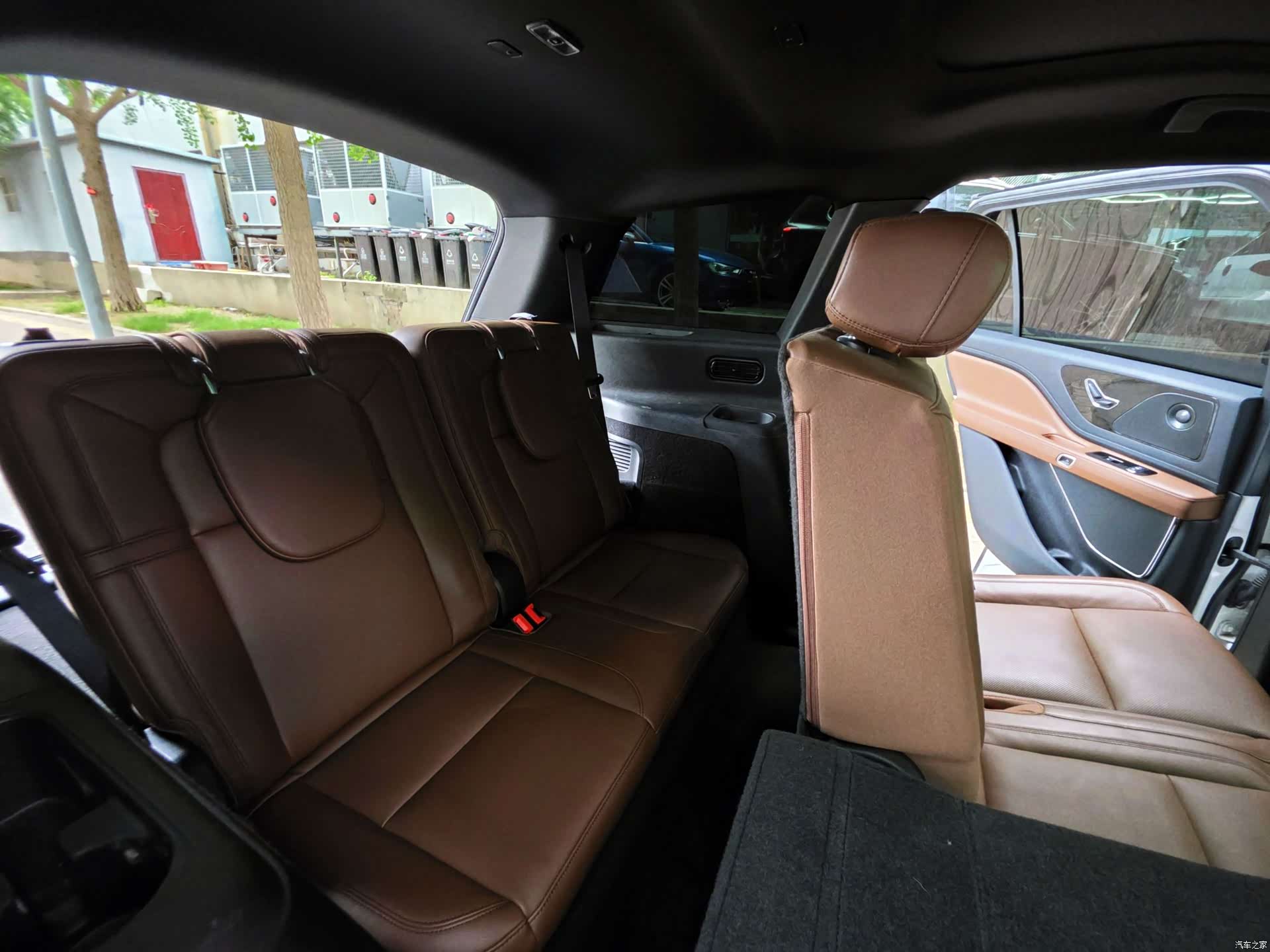 Lincoln Aviator, 2023 10
