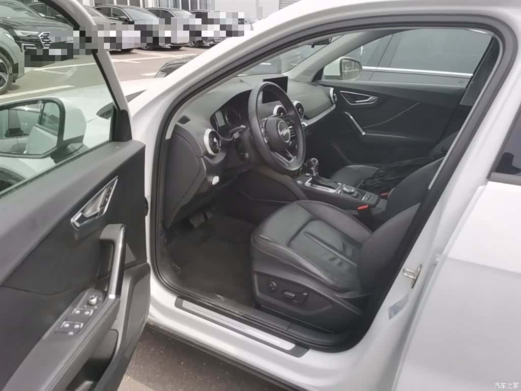 Audi Q2L, 2024 23