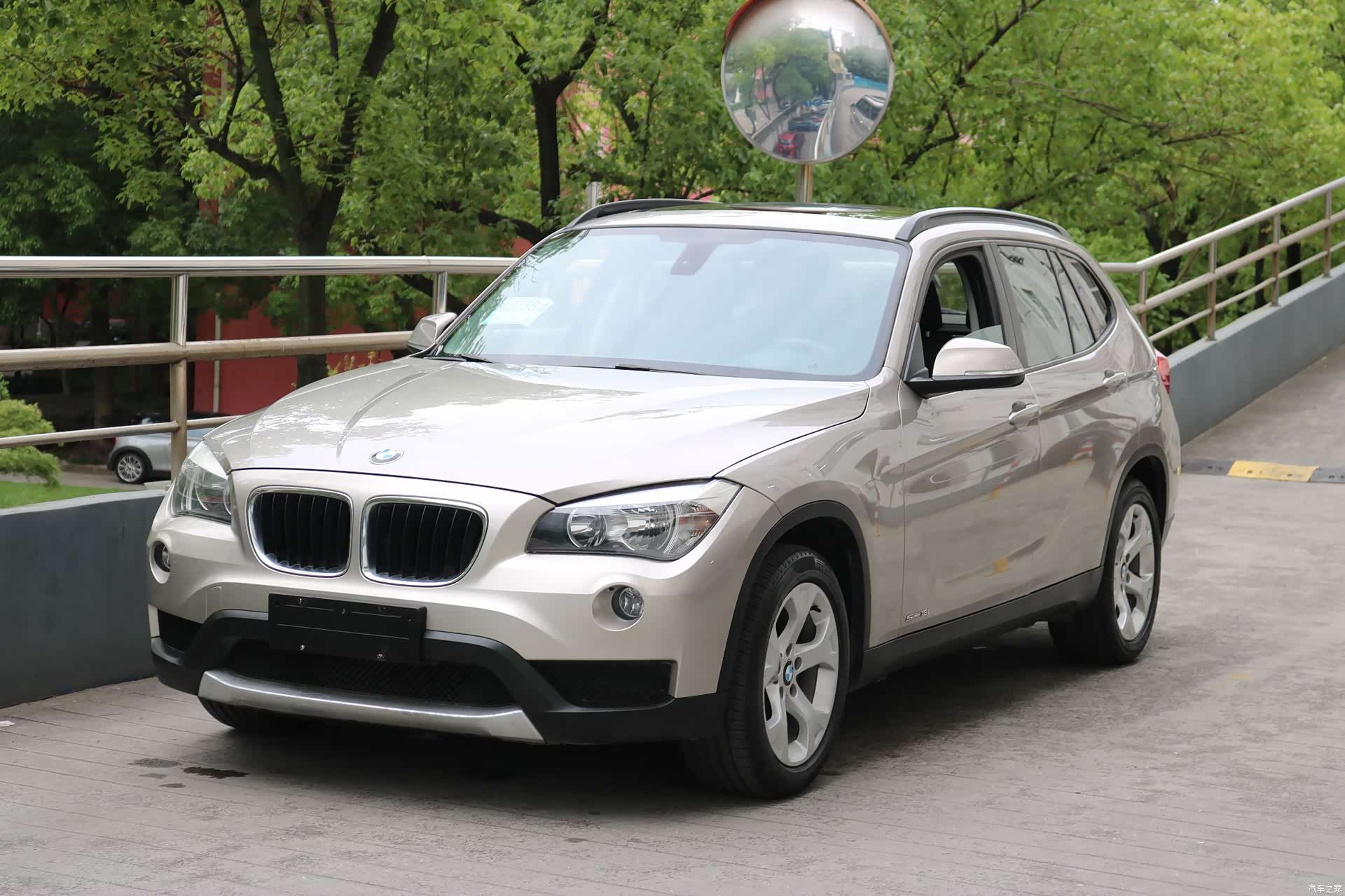 BMW X1, 2012 1