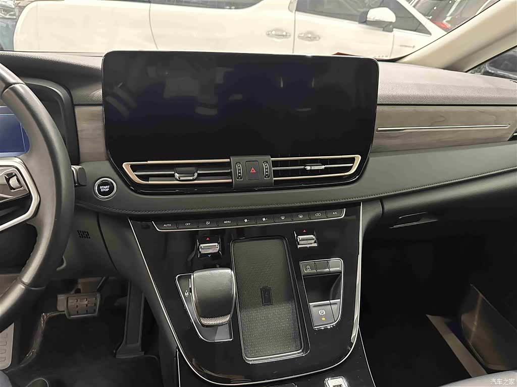 Hongqi HQ9, 2023 9