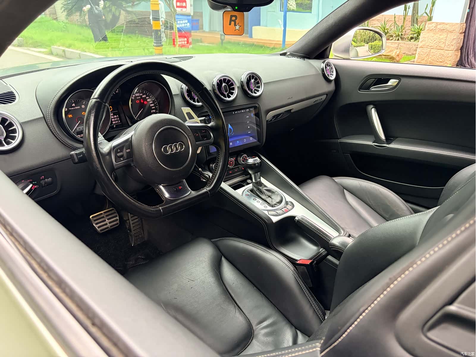 Audi TT, 2011 11