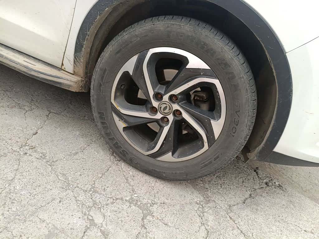 DongFeng AX5, 2017 8