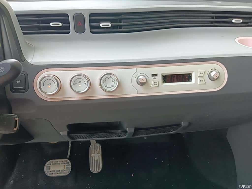 Wuling MINIEV, 2021 13