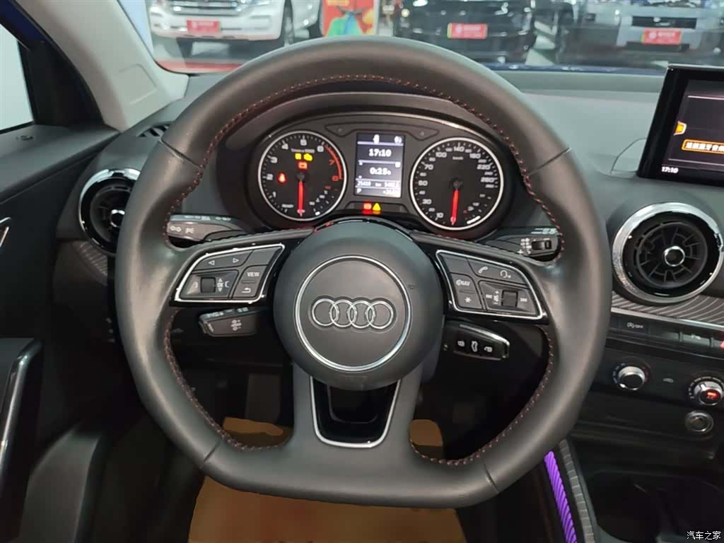 Audi Q2L, 2022 11