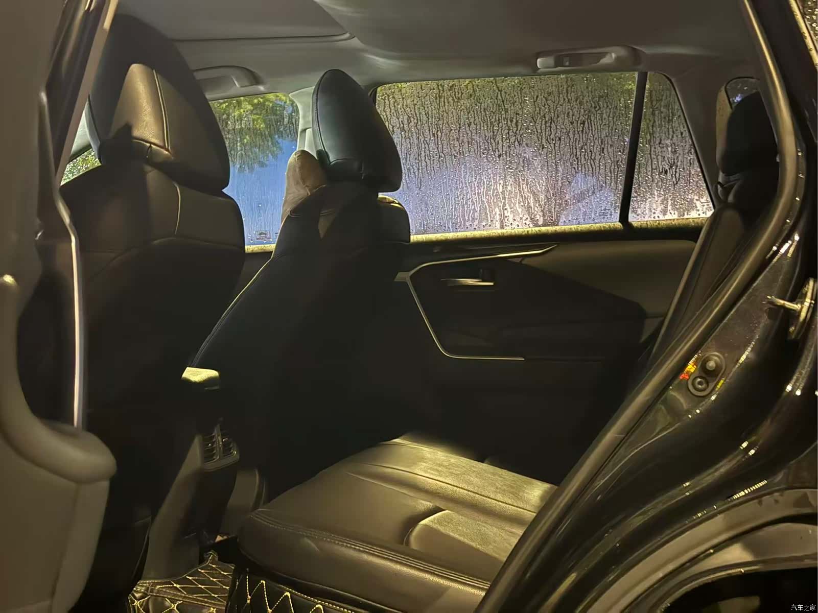 Toyota RAV4, 2020 4