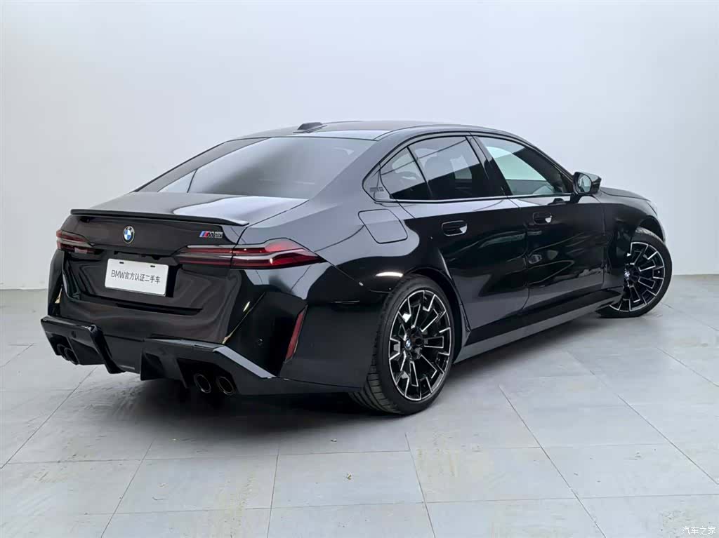 BMW M5, 2025 3