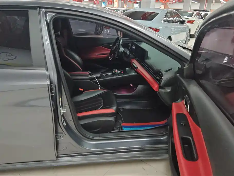 Trumpchi Shadow Leopard