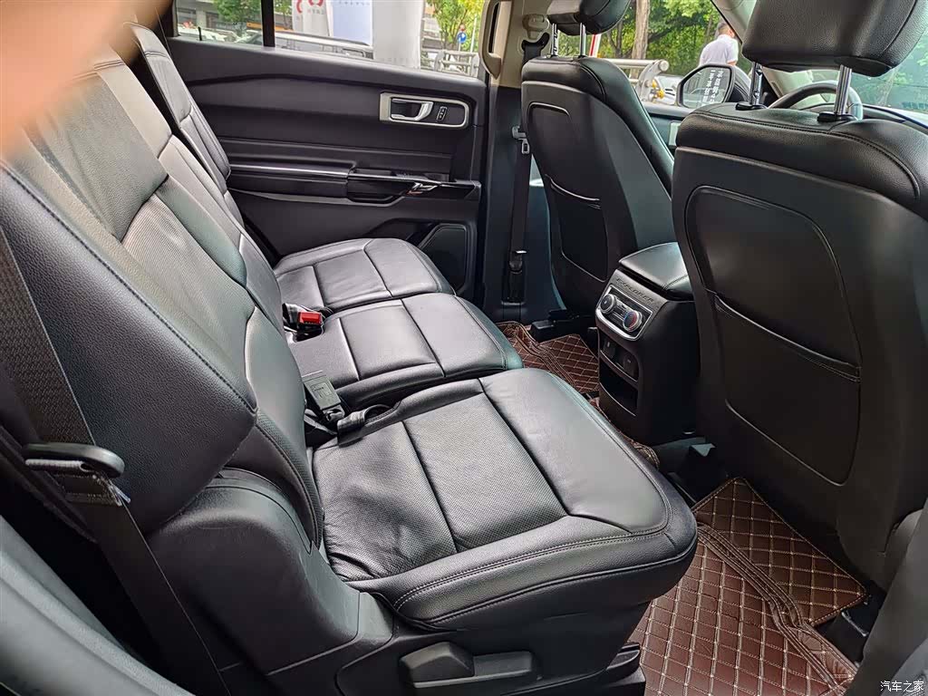 Ford Explorer, 2020 11