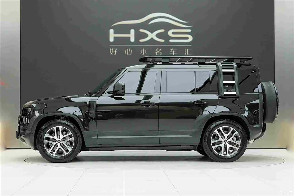 Land Rover Defender, 2024 3