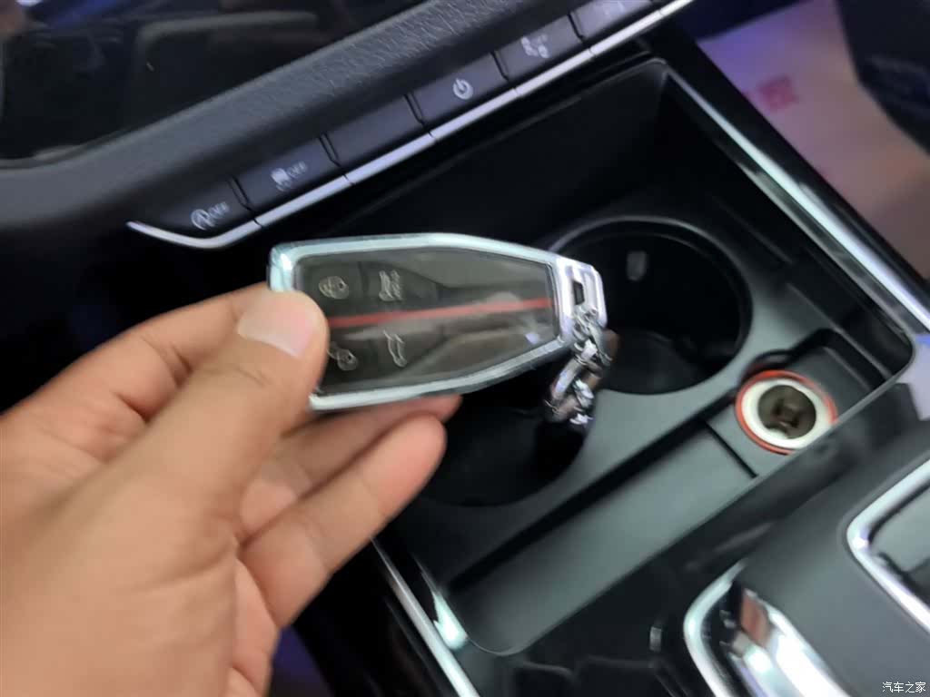 Hongqi HS5, 2023 9