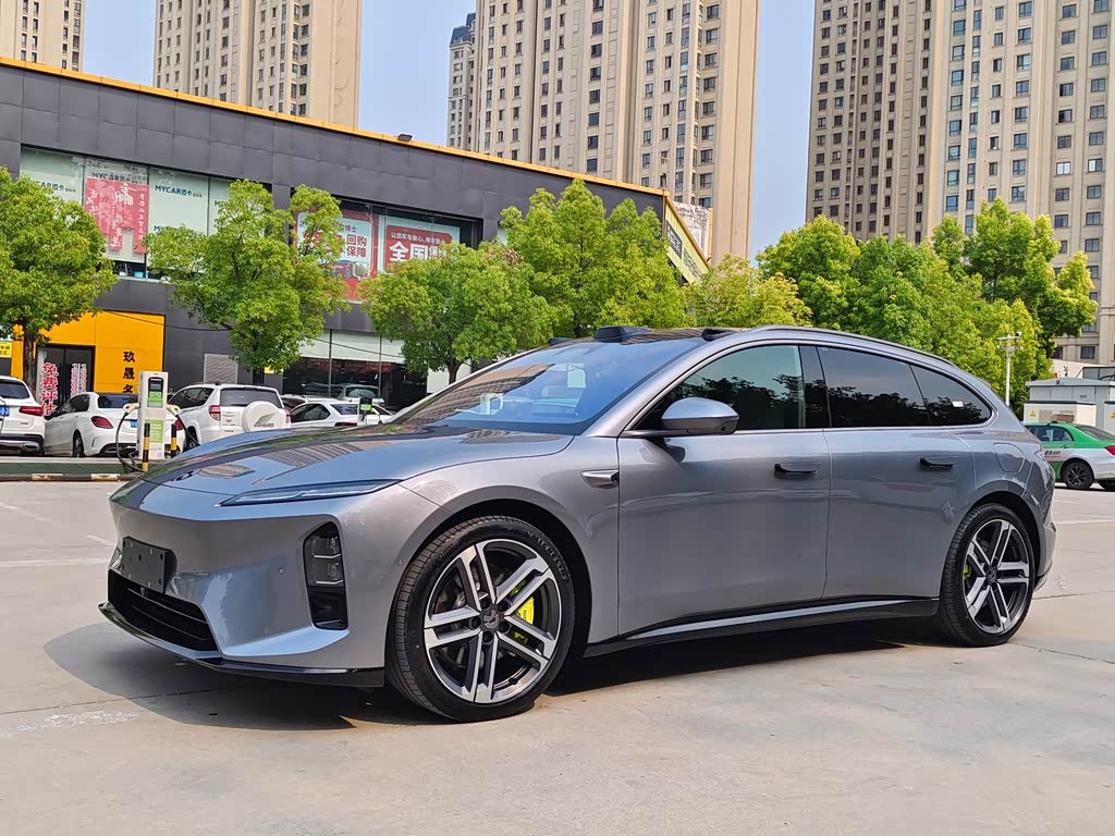 NIO ET5