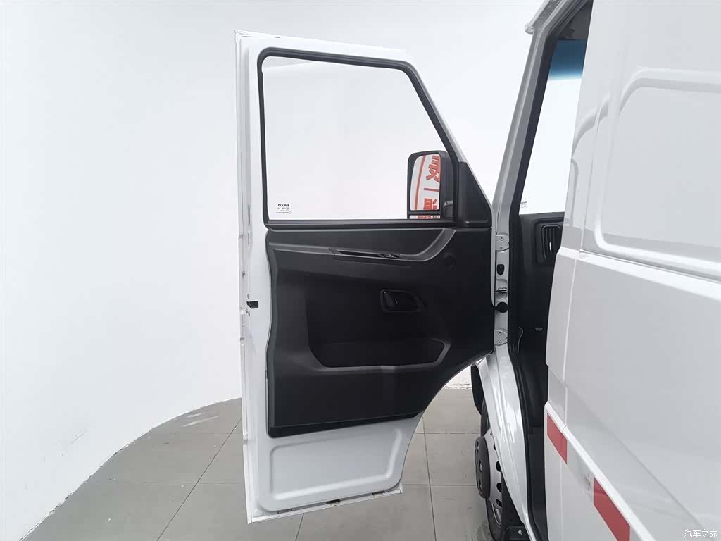 Iveco V35, 2026 8