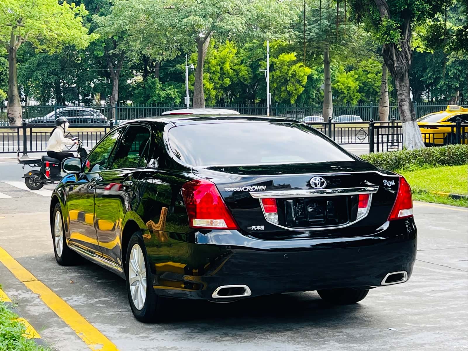 Toyota Crown, 2011 6