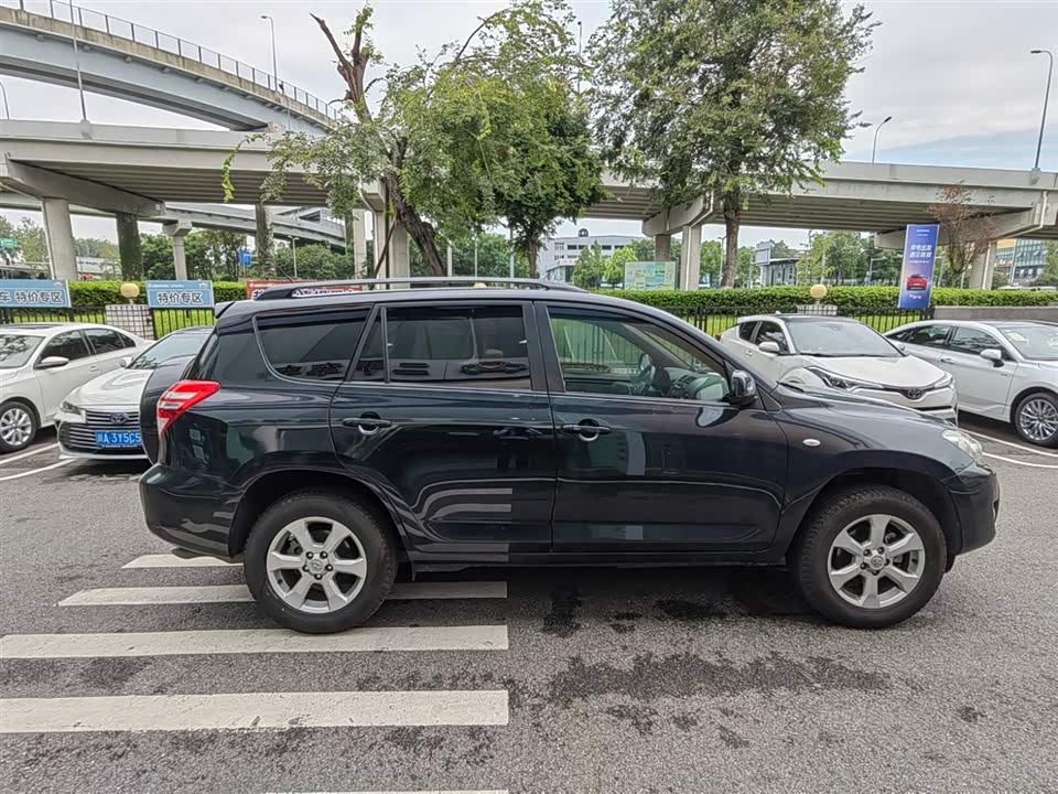 Toyota RAV4 Rongfang