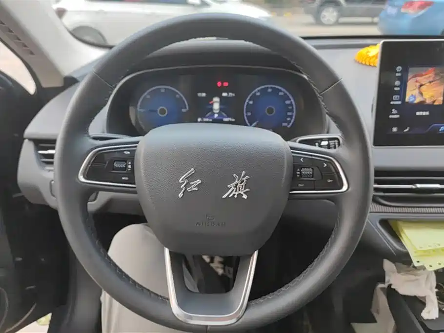 Hongqi E-QM5