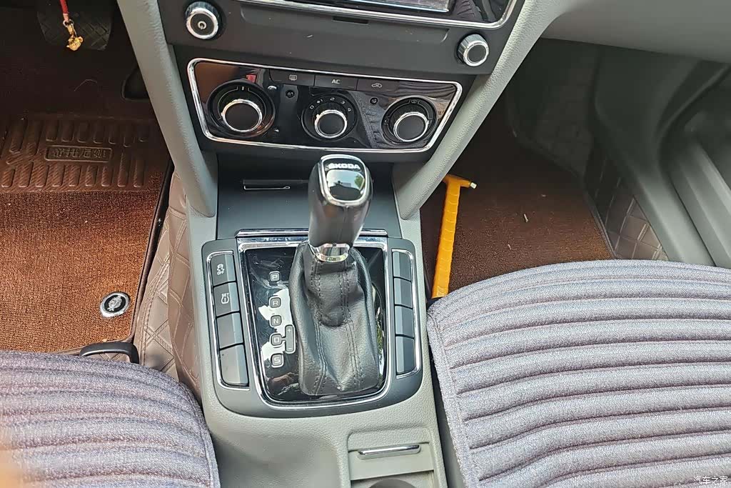 Skoda Superb, 2014 16