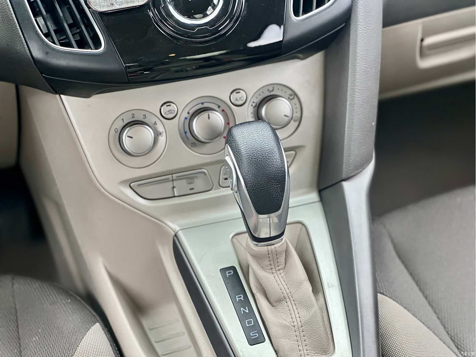 Ford Focus, 2014 36
