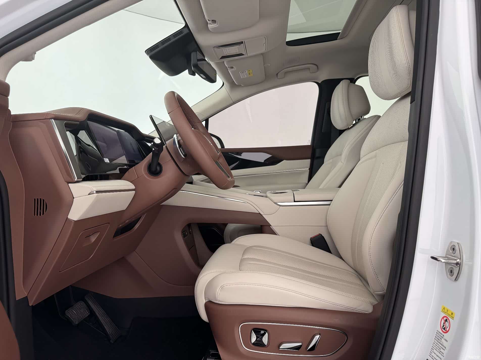 BYD Xia, 2025 все фото