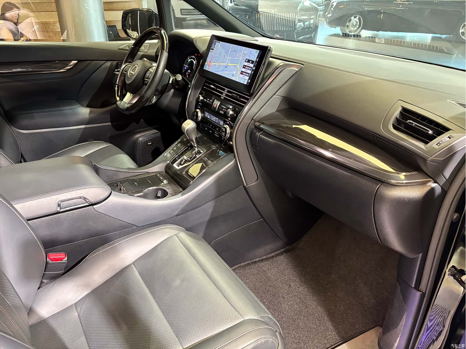 Lexus LM, 2021 15