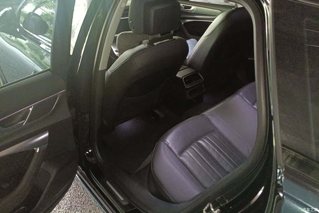 Audi A6, 2022 11