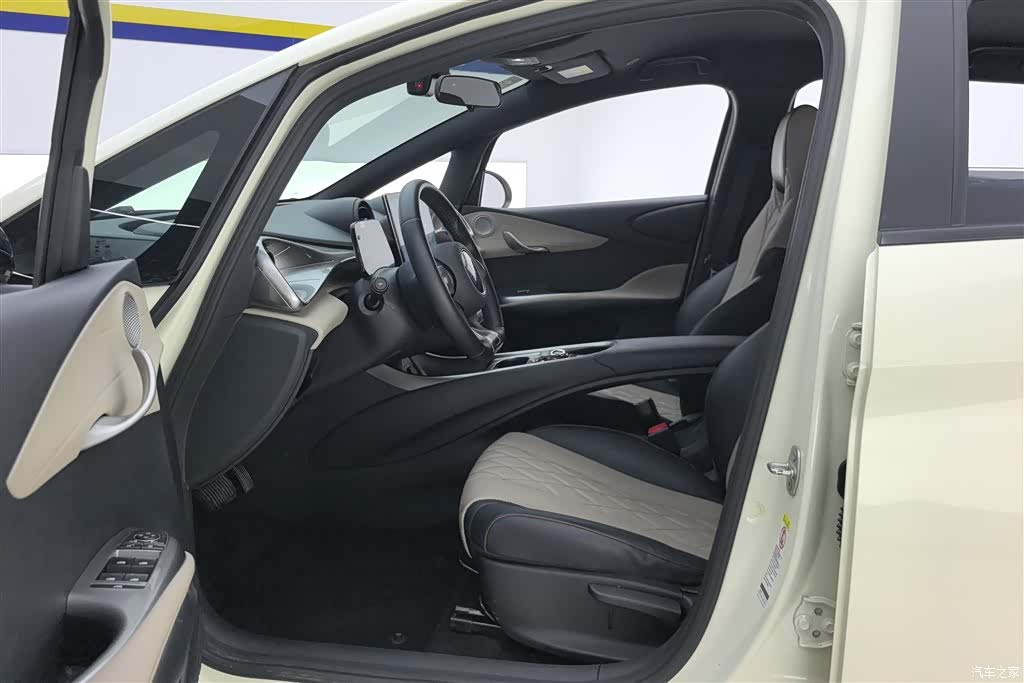 BYD Dolphin, 2023 9