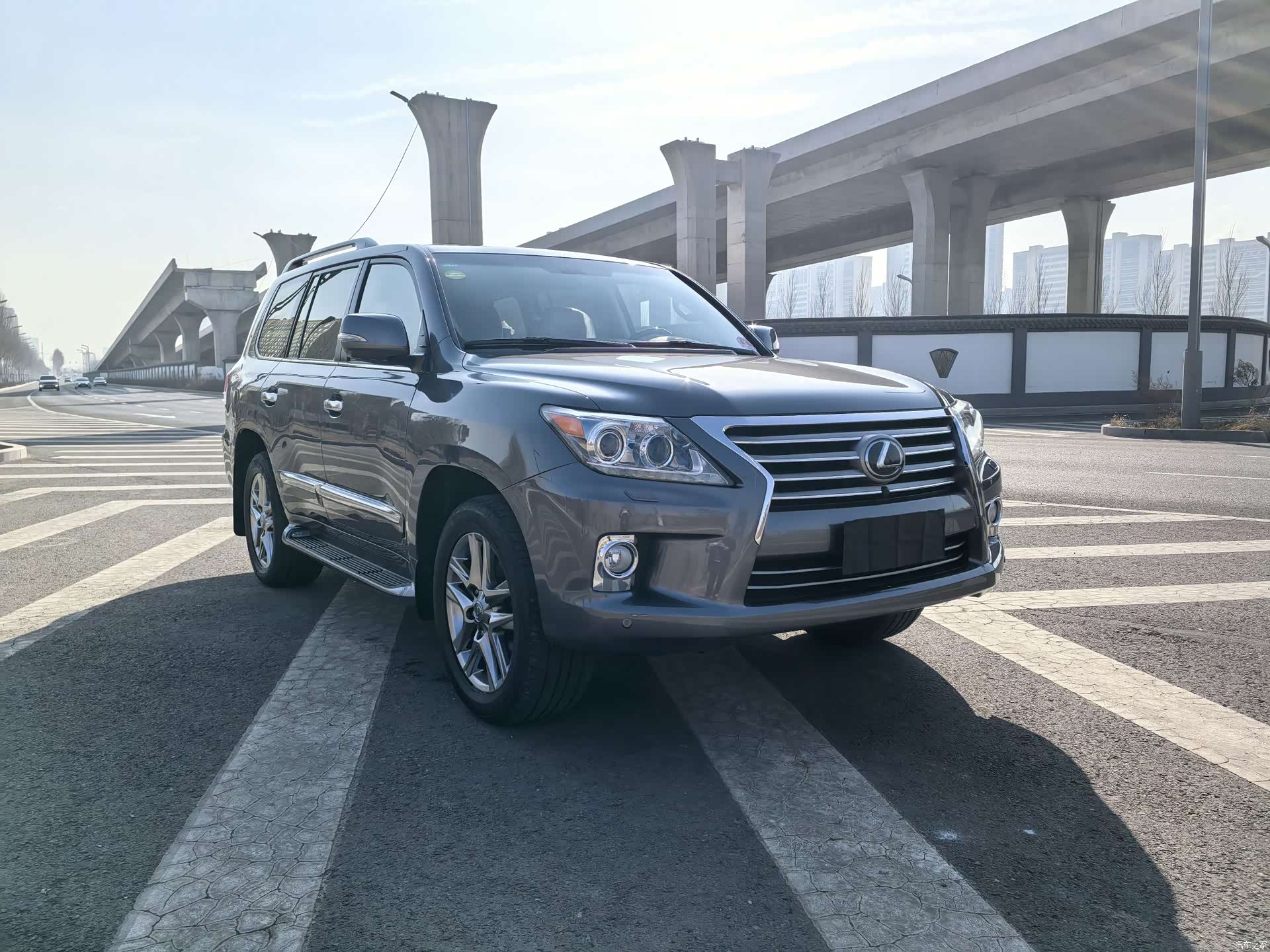 Lexus LX, 2013 3