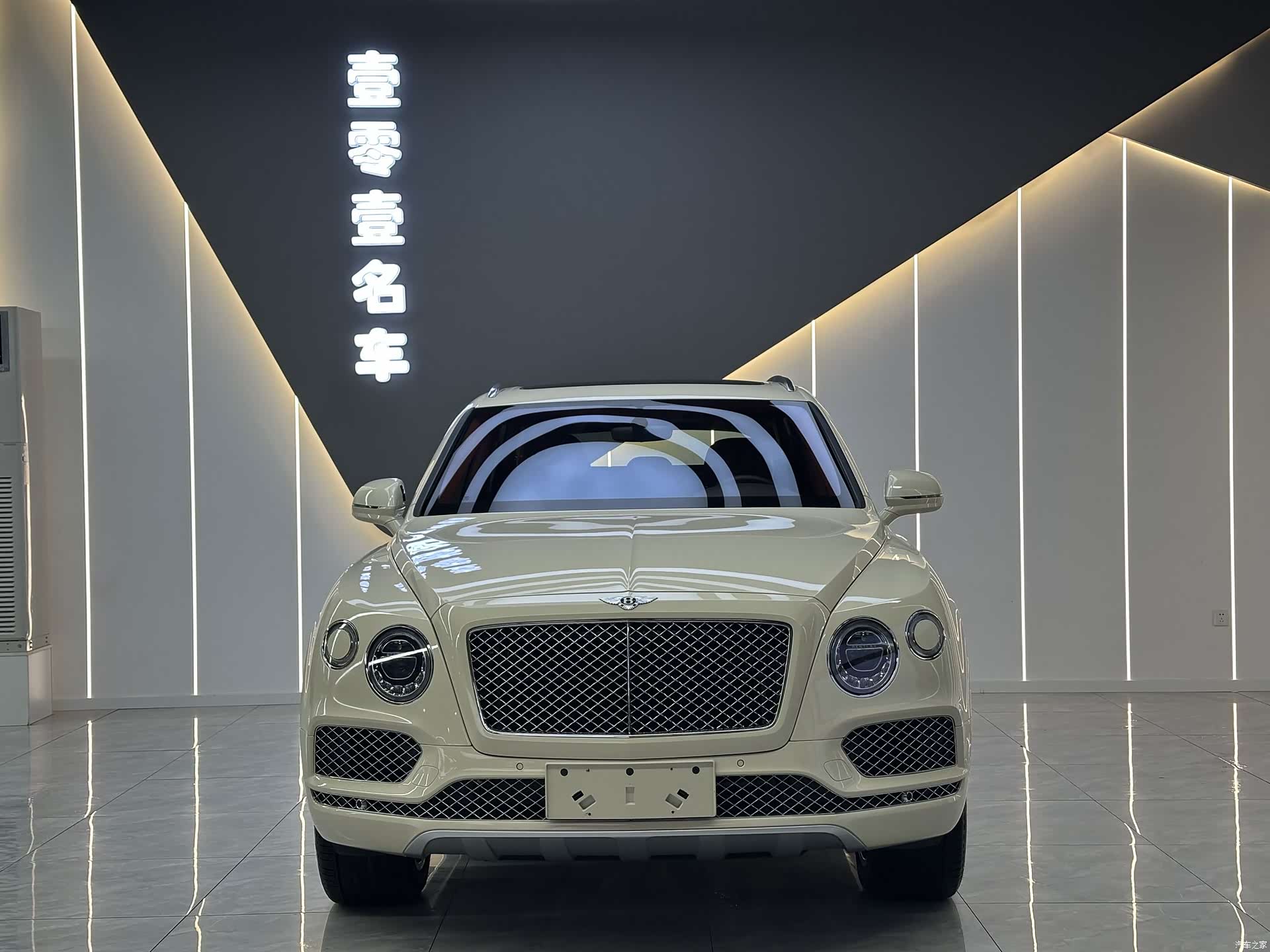 Bentley Bentayga, 2017 2