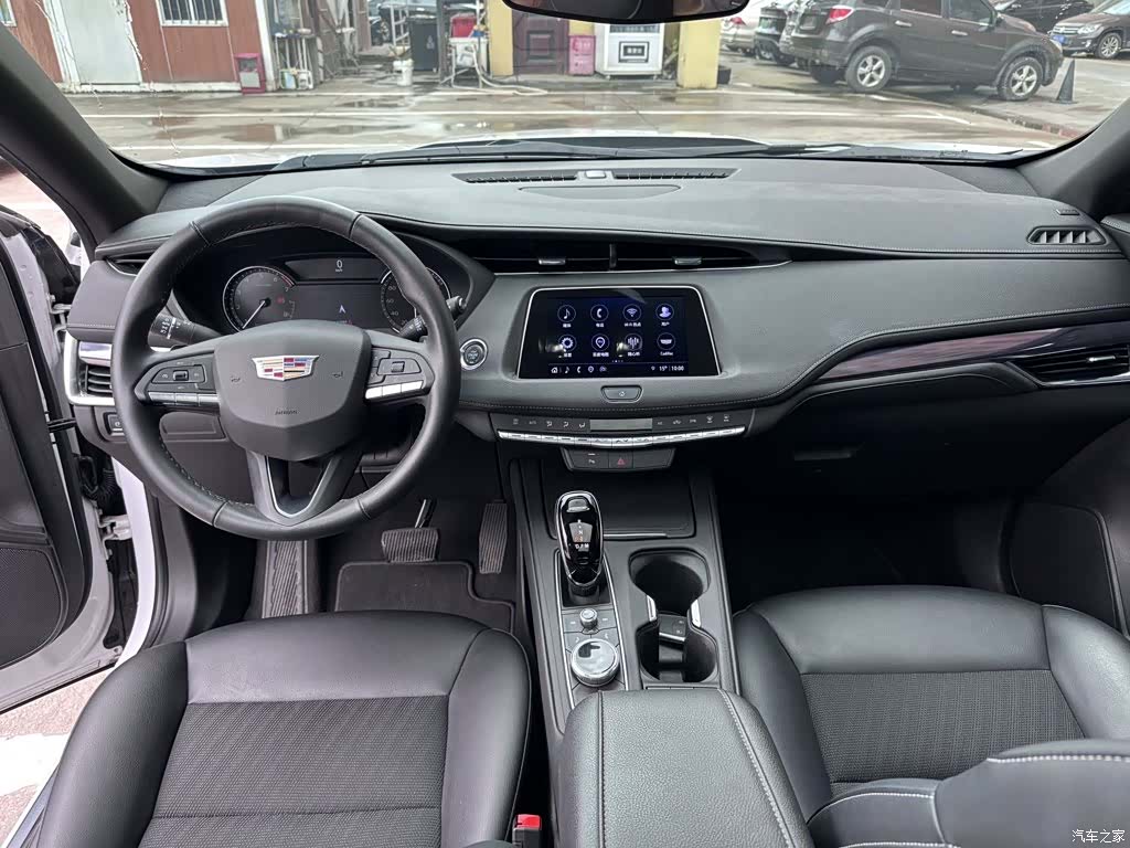 Cadillac XT4, 2022 6