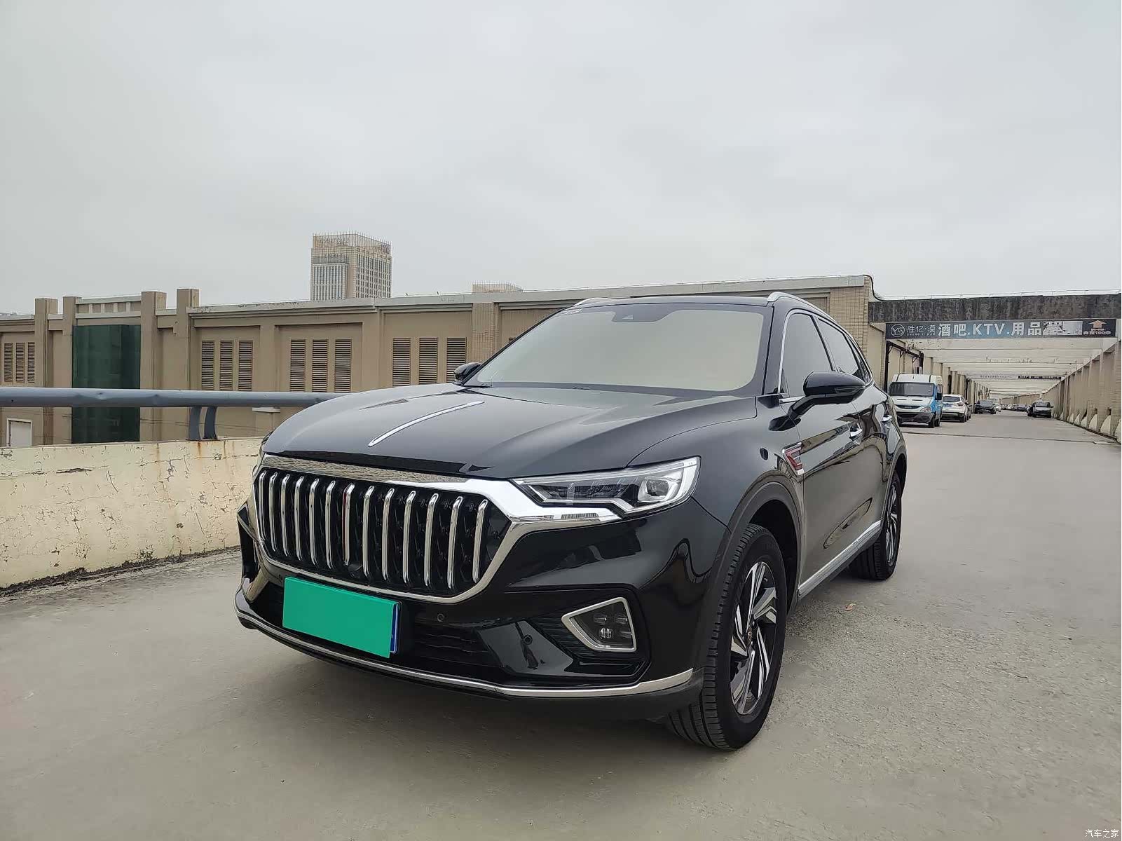 Hongqi HS5