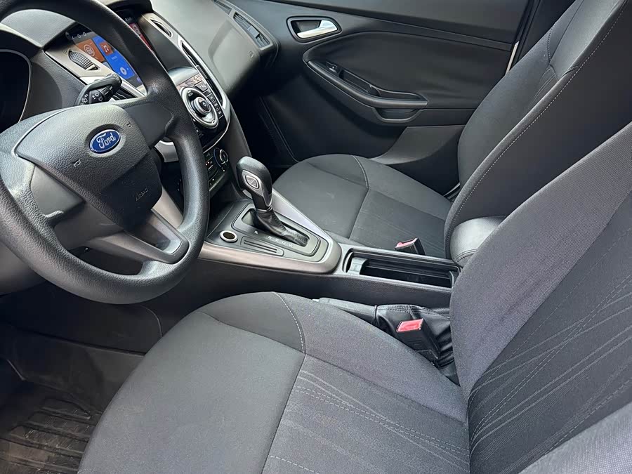 Ford Focus 2015, фото 8