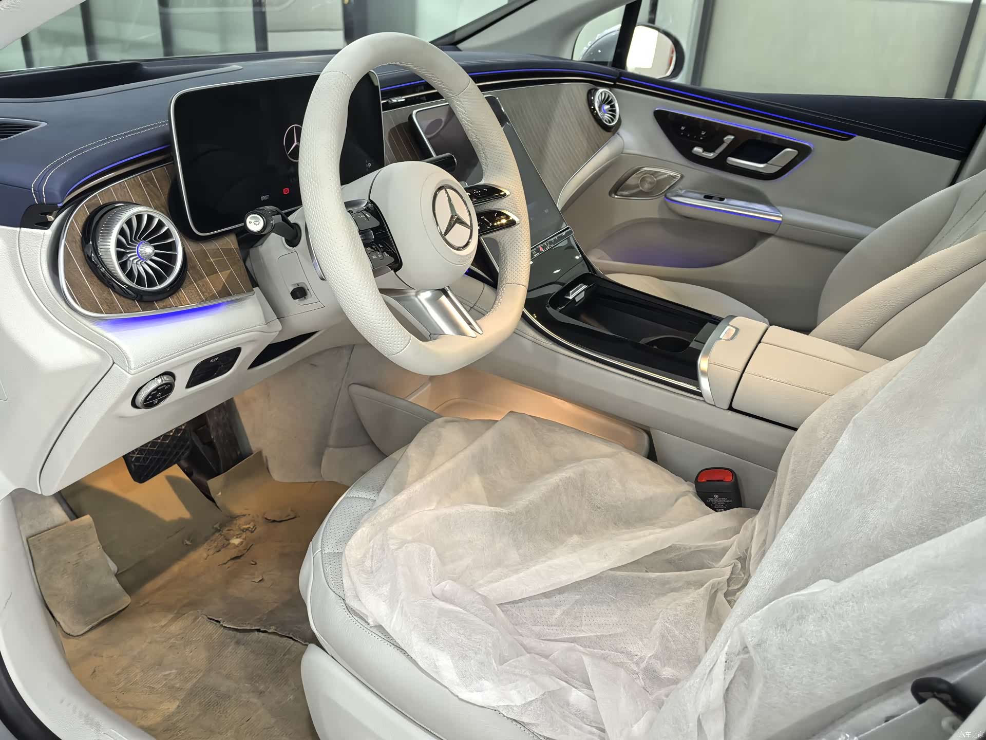 Mercedes-Benz EQE, 2025 14