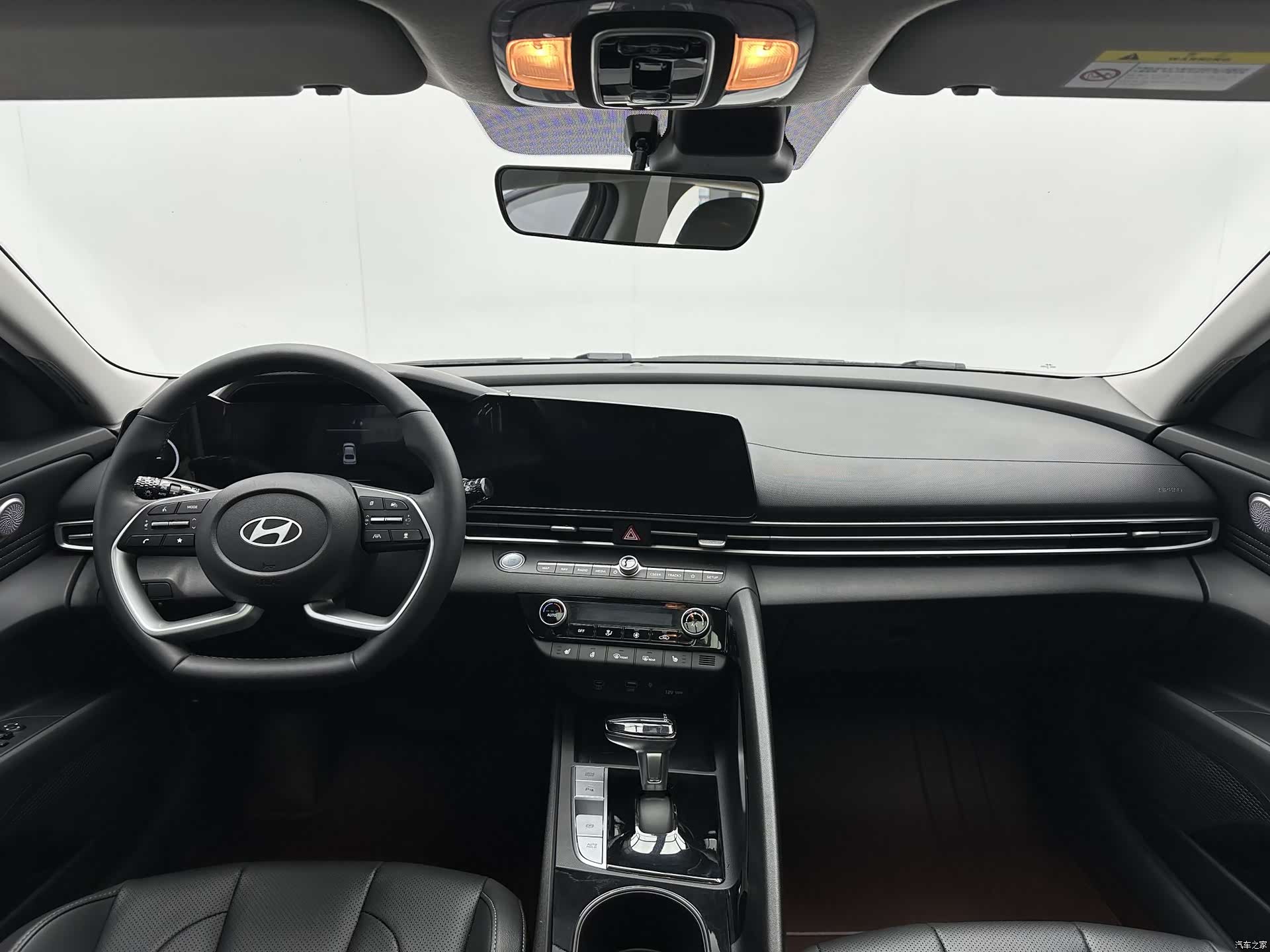 Hyundai Elantra, 2023 7