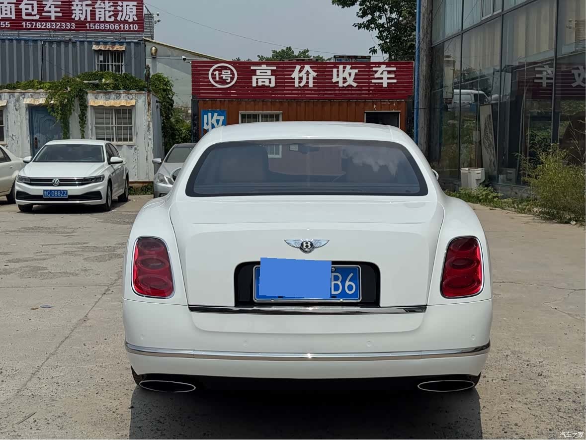 Bentley Mulsanne, 2011 9