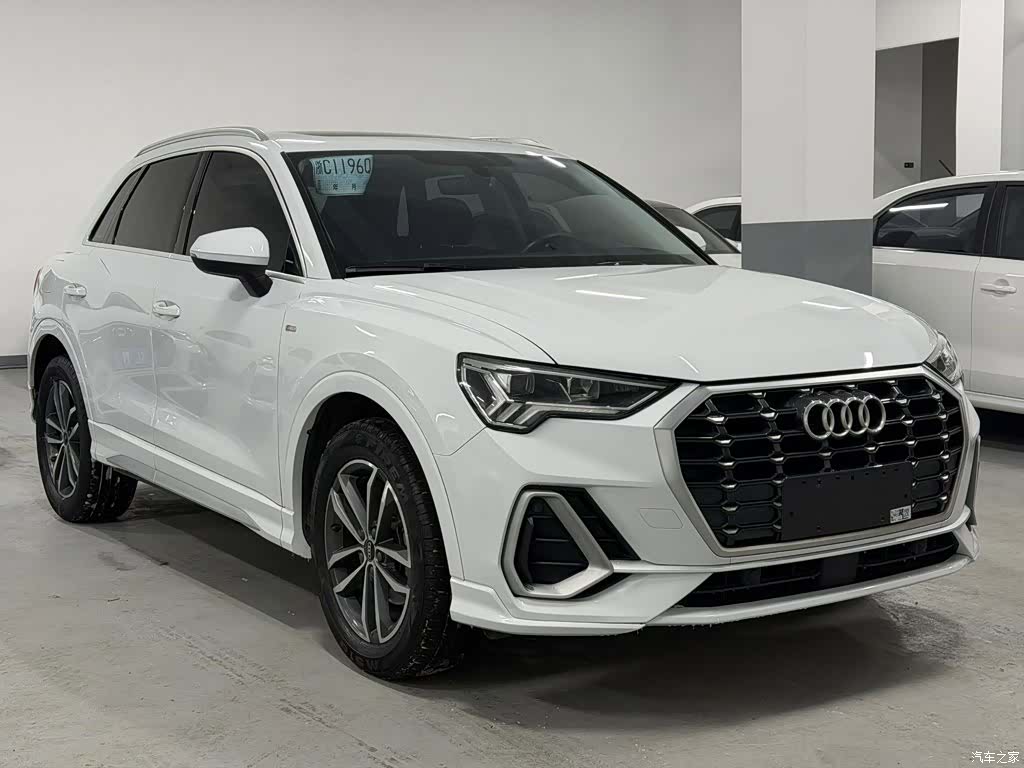 Audi Q3, 2022 3