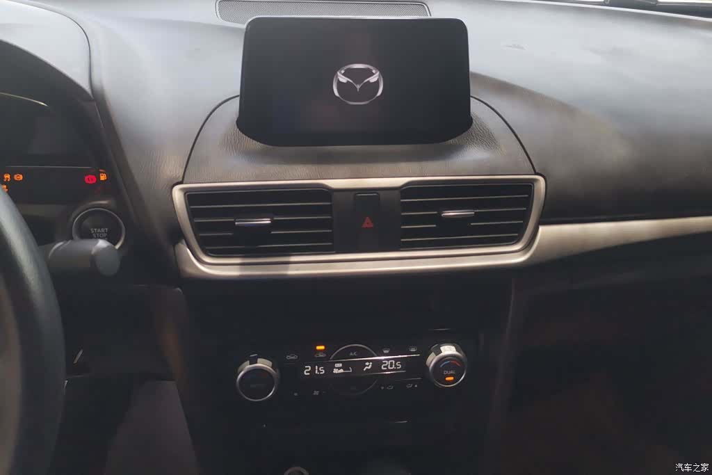 Mazda Mazda3, 2019 13