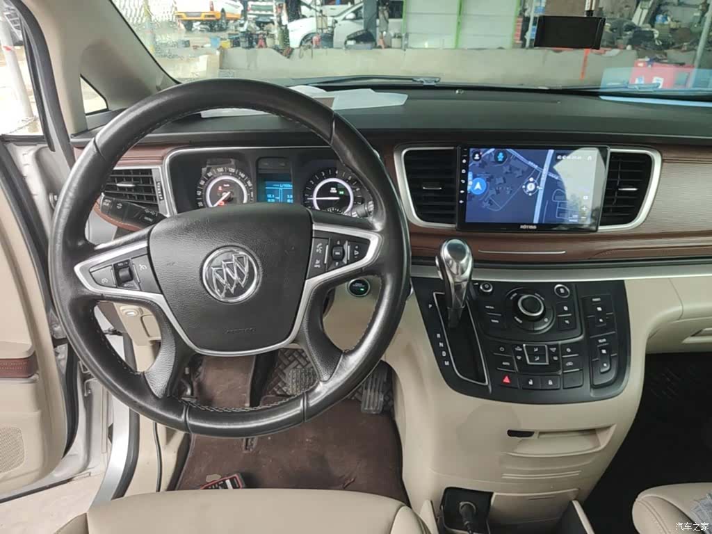 Buick GL8, 2017 10