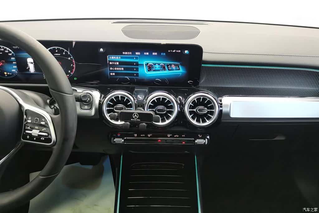 Mercedes-Benz GLB, 2022 13