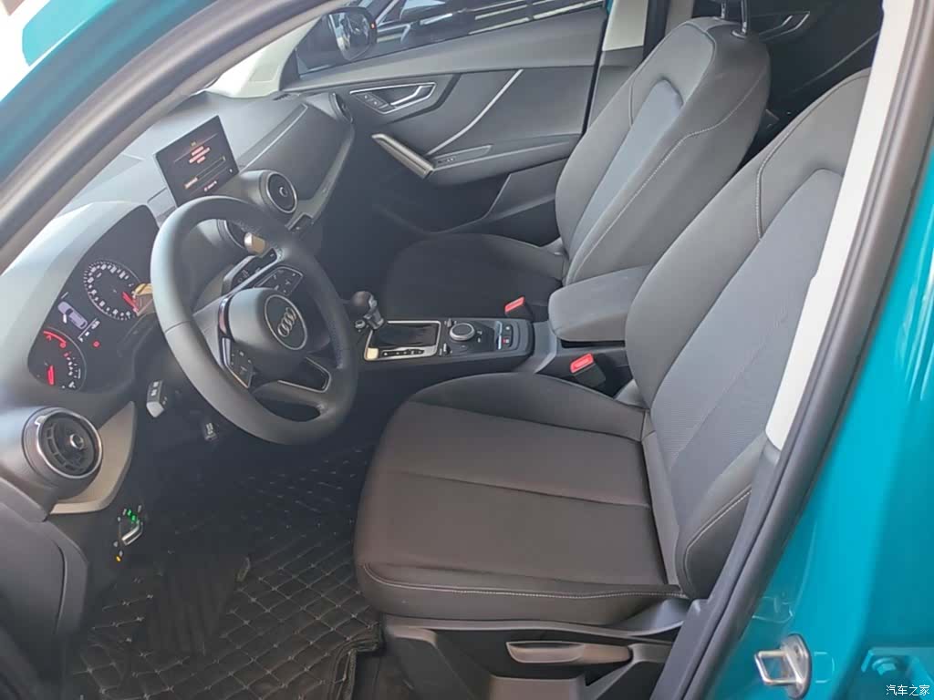 Audi Q2L, 2020 15