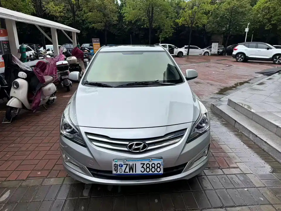 Hyundai Rena