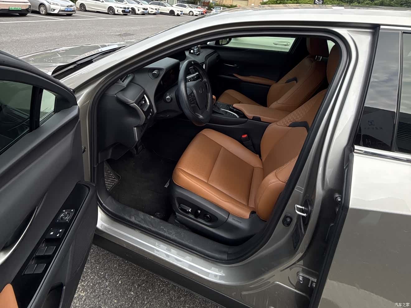 Lexus UX, 2022 8
