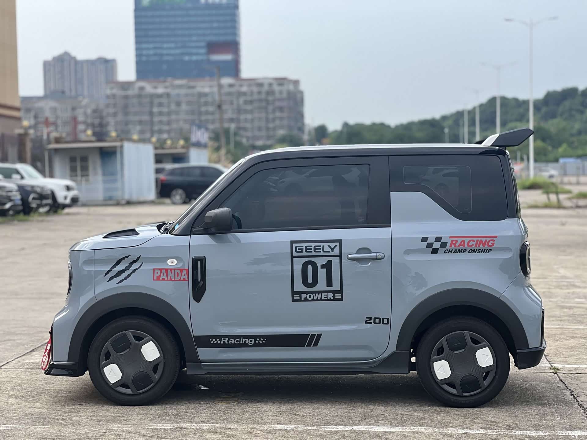 Geely Panda, 2025 10