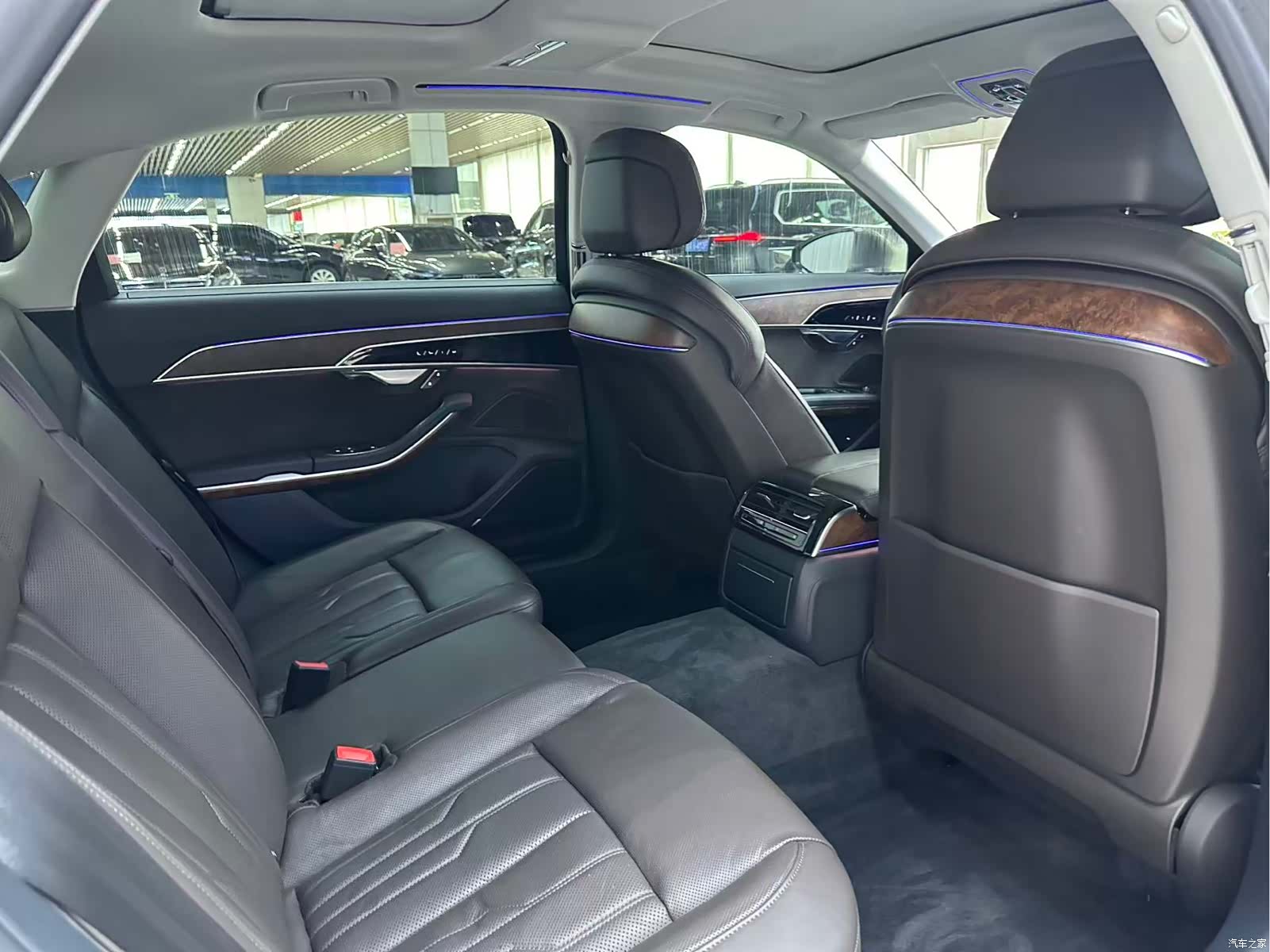 Audi A8L, 2019 11