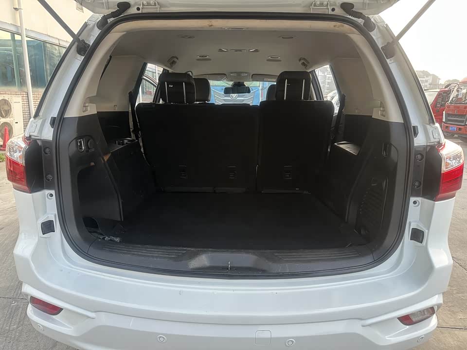 Isuzu mu-X Shepherd Ranger