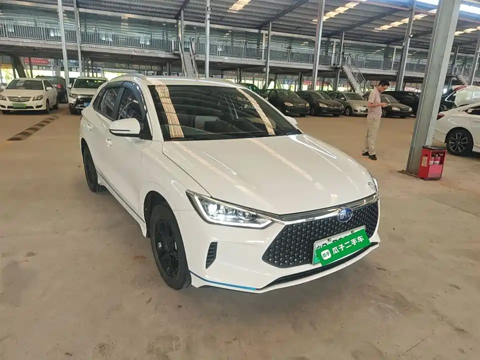 BYD e2